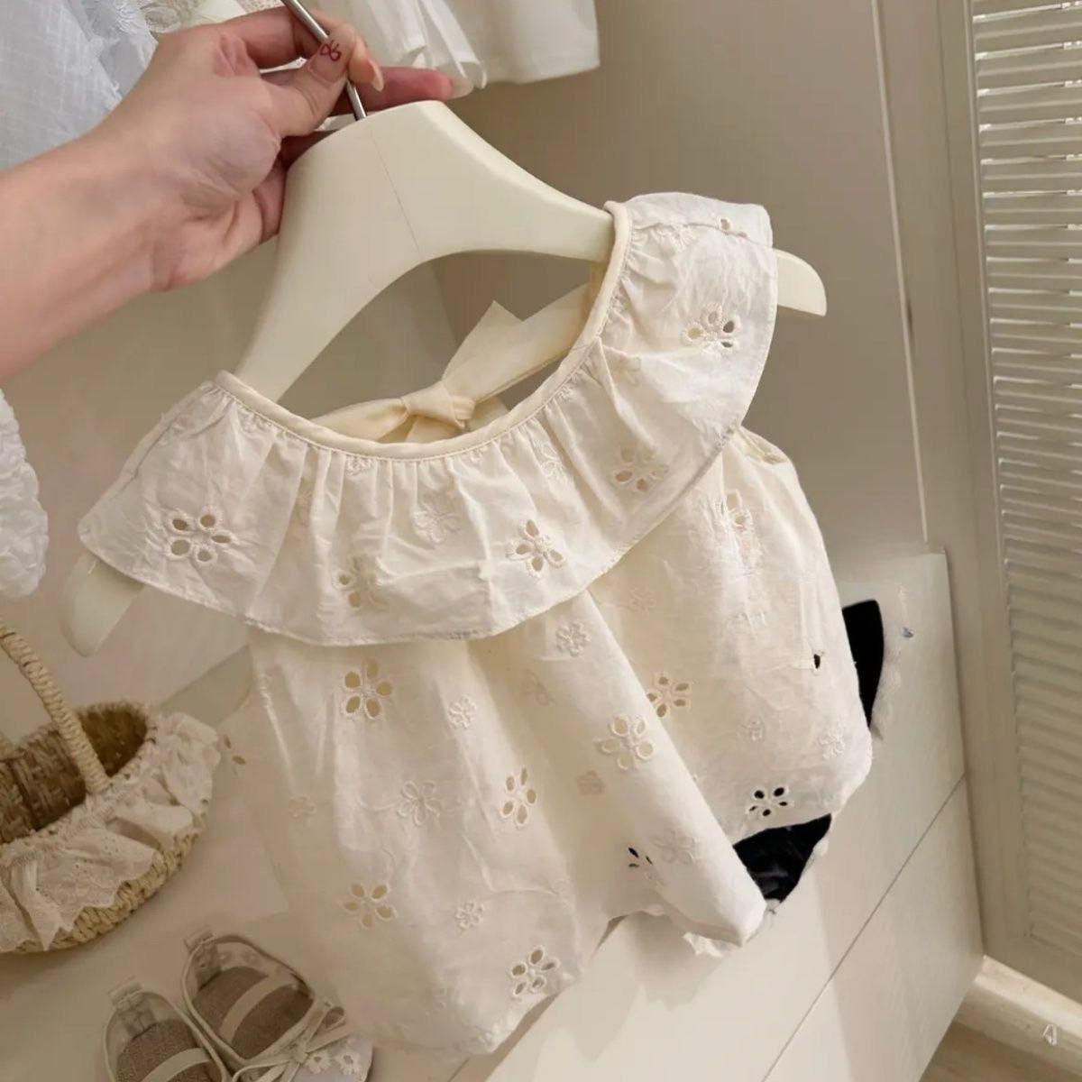 Black short with white dots& embroidered top