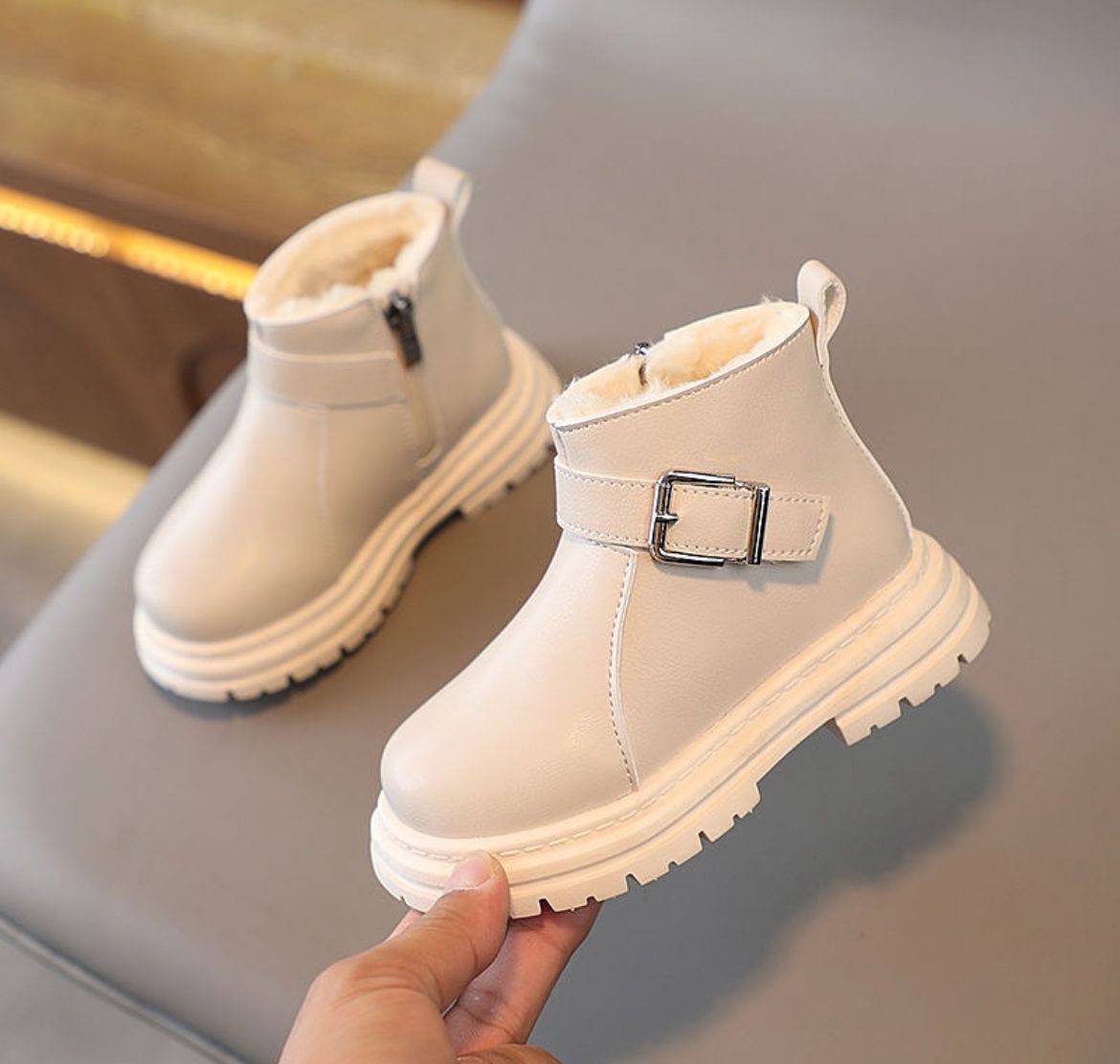Beige winter boots