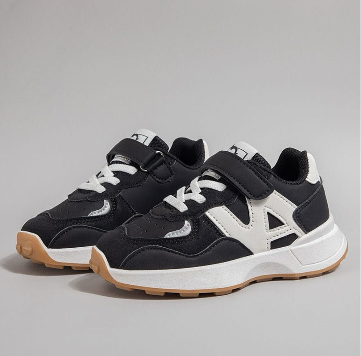 Comfy unisex sneakers